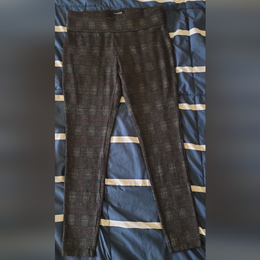 Small Women's Tahari Plaid Pull On Pants